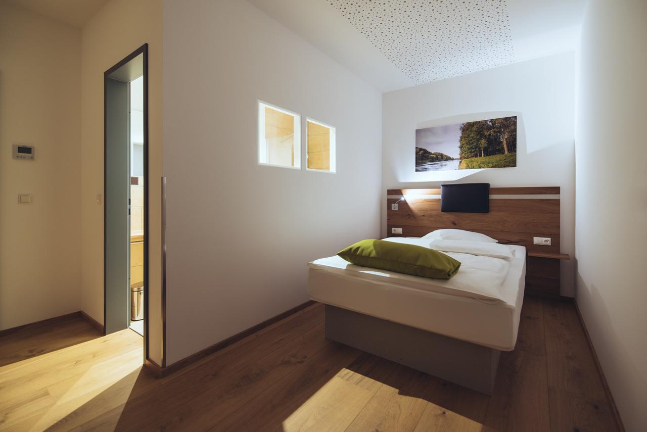 Aparthotel nah dran Dingolfing Bagian luar foto