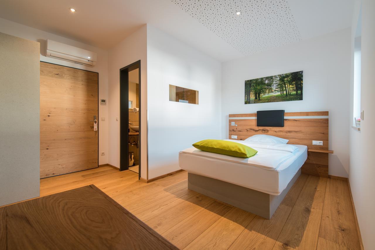 Aparthotel nah dran Dingolfing Bagian luar foto